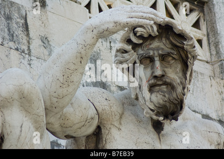 Statue dans les musées du Capitole Rome Italie Banque D'Images