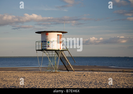 Lifeguard Tower dans la plage de Pärnu, Estonie, Europe Banque D'Images