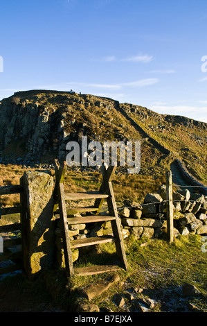 Mur d'Hadrien en acier dh Rigg NORTHUMBRIA stile marche mur Romain de Parc National de Northumberland Banque D'Images
