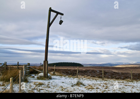 dh Steng Cross TYNEDALE NORTHUMBRIA Winters gibbet monument Lonely moorland gulows hiver uk northumberland elsdon Banque D'Images