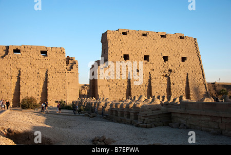 Premier pylône du Temple de Karnak Egypte Banque D'Images