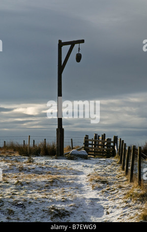 dh Steng Cross TYNEDALE NORTHUMBRIA Winters gibbet monument Lonely moorland les goules noose northumberland elsdon Banque D'Images