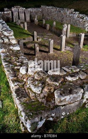 Le temple et l'autel des pierres dans le temple Mithraïque de Brocolitia le long du tracé du mur d'Hadrien, Northumberland, Banque D'Images