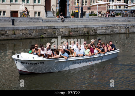 Le bateau-bus touristique Korenlei waterfront Gand Belgique Banque D'Images