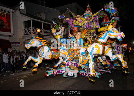 Flotteur Junkanoo Boxing Day Parade, Nassau, Bahamas Banque D'Images