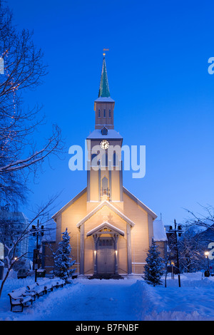 Cathédrale de Tromsö au crépuscule avec neige de l'hiver, Tromso, Norvège Banque D'Images