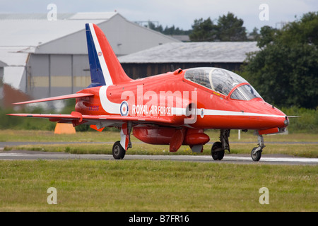 Royal Air Force British Aerospace Hawk T.1A de l'équipe de voltige des flèches rouges Banque D'Images