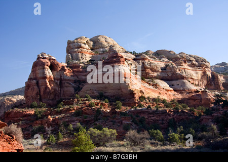 Belle roche rouge et blanc au-dessus veau inférieur Creek Falls trail dans Grand Staircase Escalante Utah Banque D'Images