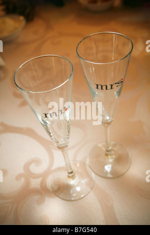 M. et Mme champagne flutes Banque D'Images