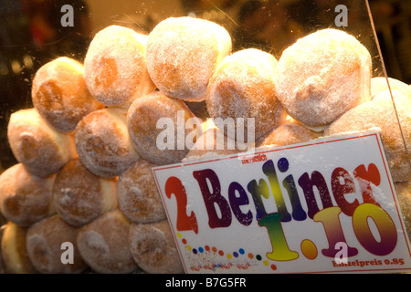 Les berlinois sont traditionnellement consommé pour célébrer le soir du Nouvel An (Silvester) ainsi que les vacances de carnaval. Banque D'Images