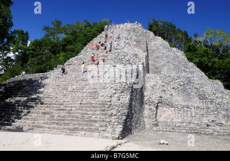 Pyramide géante de Nohoch Mul, Coba Maya Ruins, Yucatan, Mexique Banque D'Images