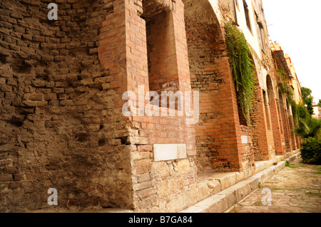 Les vestiges d'un édifice roman, communément appelé une Naumachie à Taormina Sicile Italie Banque D'Images