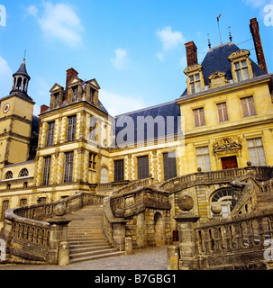 Escalier en fer à cheval Cheval Blanc ou cour d'Adieu Chateau de Fontainebleau France Banque D'Images