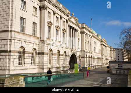 Extérieur de Somerset House London England UK Royaume-Uni GB Grande-bretagne Îles britanniques Europe Banque D'Images