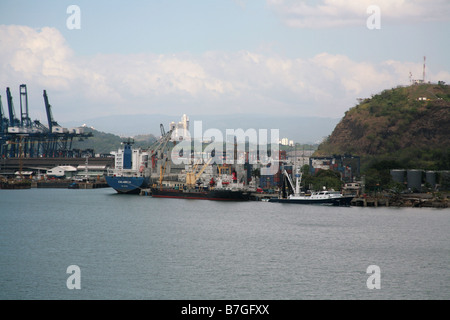 Vue sur Port Balboa géré par le Panama Ports sur le Canal de Panama, côté Pacifique. Pour un usage éditorial uniquement. Banque D'Images