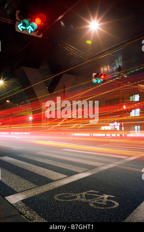 Le trafic de nuit dans la région de Yono (partie de l'agglomération de Tokyo/Yokohama) dans la préfecture japonaise de Tokyo. Banque D'Images