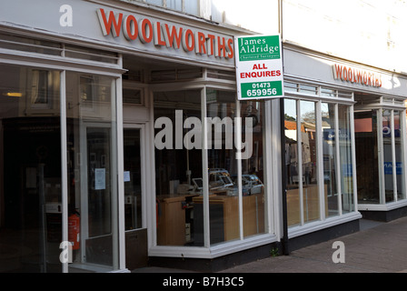 Fermé magasin Woolworths, Woodbridge, Suffolk, UK. Banque D'Images