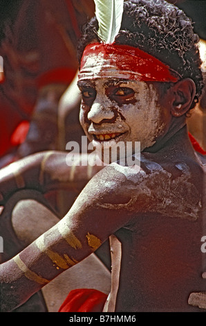 Australian Aboriginal Child Dancer - Queensland, Australie Banque D'Images