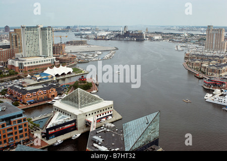 Plein sud à travers le port intérieur de la partie supérieure de l'Organisation mondiale de la 27e étage World Trade Center Baltimore Maryland Banque D'Images