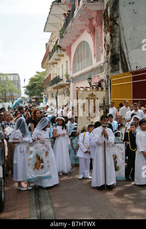 Procession catholique dédiée à la Vierge Marie sur l'Immaculée Conception day le 8 décembre. Banque D'Images