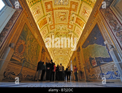 Hall de cartes Musées du Vatican Vatican Rome Italie Europe Banque D'Images