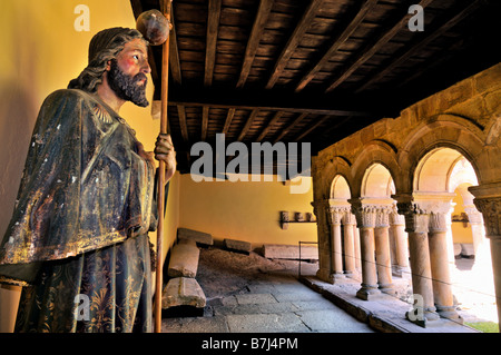 Détail de l'église médiévale cloître de la Collégiale de Santa Juliana de Santillana del Mar, Cantabria, ESPAGNE Banque D'Images