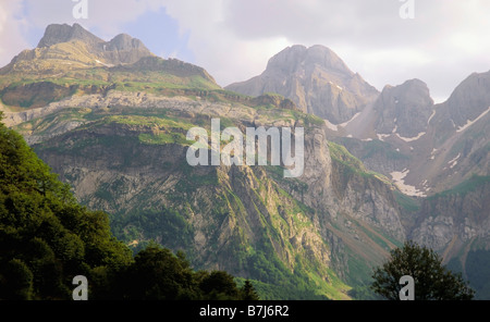 Frontière des pyrénées vue depuis le col de somport entre l'Espagne et la france Banque D'Images