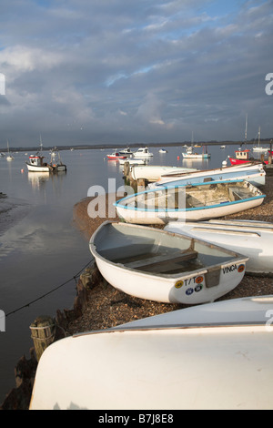 La pêche et la voile petit hameau de Felixstowe Ferry à l'embouchure de la rivière Deben Suffolk Angleterre Banque D'Images