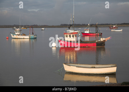 La pêche et la voile petit hameau de Felixstowe Ferry à l'embouchure de la rivière Deben Suffolk Angleterre Banque D'Images