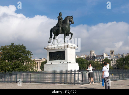 Statue d'Henri IV Pont neuf. Paris 1e arr. France Banque D'Images