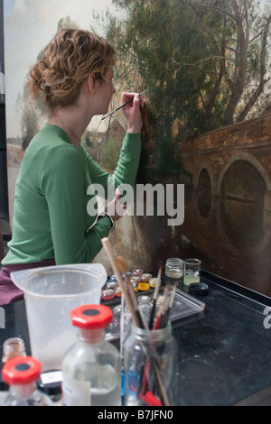 Travaux de restauration de peinture au Centre de Conservation de Liverpool Banque D'Images