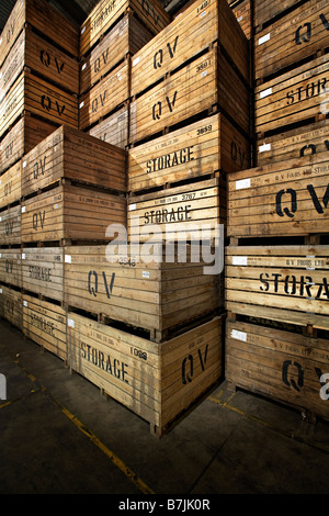 Caisses de rangement en bois entrepôt vertical de pommes de terre Banque D'Images