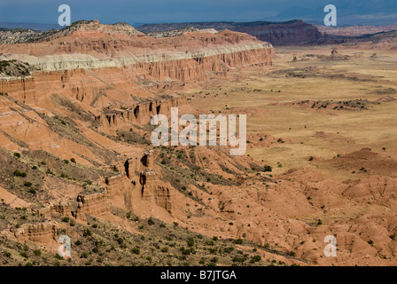 Vue du sud supérieur donnent sur le désert, Hartnett Road, Capitol Reef National Park, en Utah. Banque D'Images