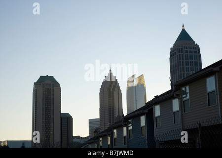 Midtown Atlanta, les bâtiments de la gare de l'Atlantique avec la propriété résidentiel en premier plan, Atlanta, Géorgie Banque D'Images