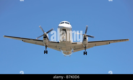 Moteur à double hélice avion venant en à la terre Banque D'Images