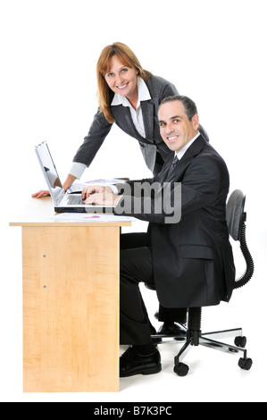 L'équipe d'affaires travaillent ensemble isolé sur fond blanc Banque D'Images