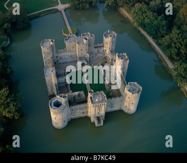 Château de Bodiam Sussex vue aérienne Banque D'Images