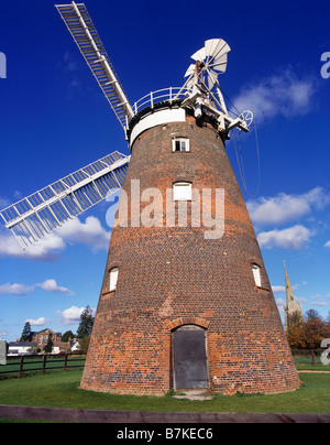 Moulin tour en briques rouges voiles de roue pour coffrage sur rayons THAXTED ANGLETERRE ESSEX Banque D'Images