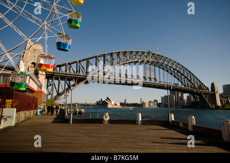 Opéra de Sydney et le Harbour Bridge vue forme milsons point Sydney Australie Banque D'Images