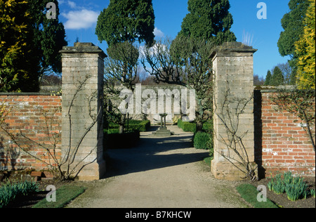 Jardin de roses l'abbaye de Newstead Abbey Gateway Bretagne Angleterre Banque D'Images