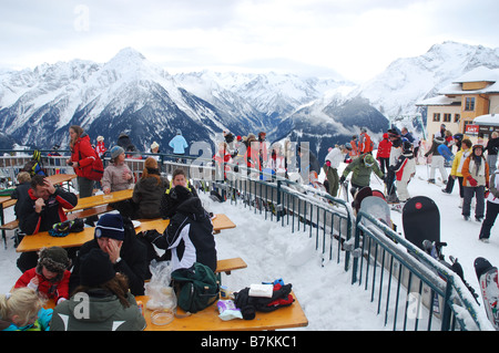 En prenant une pause dans l'Ahorn Penkenbahn montagne Autriche Banque D'Images