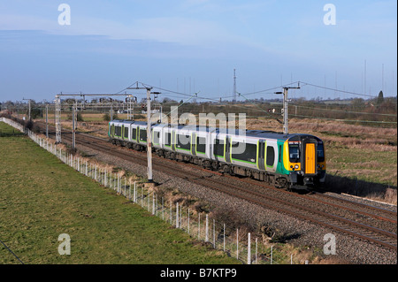 London Midland 350 120 passe par barby Nortoft avec 1153 Birmingham New Street London Euston sur 21 01 09 Banque D'Images