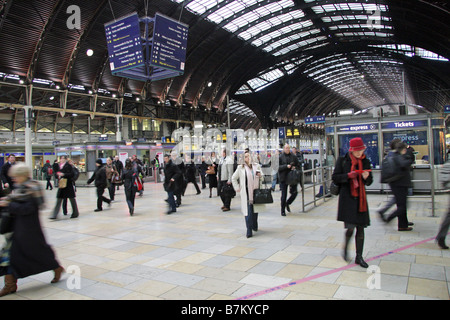 Terminal principal à l'intérieur de la gare de Paddington Londres Banque D'Images