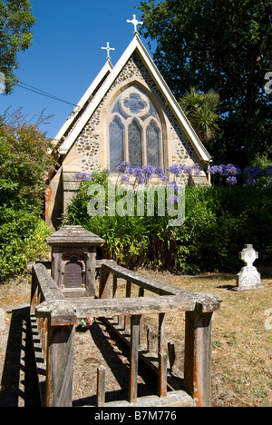 L'Église et le cimetière St Cuthberts, gouverneurs Bay, port de Lyttelton, la péninsule de Banks, Canterbury, Nouvelle-Zélande Banque D'Images