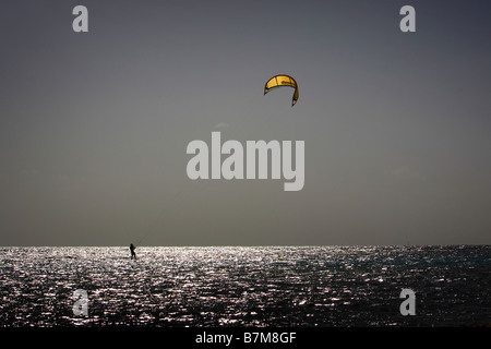 Kite Surf dans la mer, Dahab, Egypte Banque D'Images