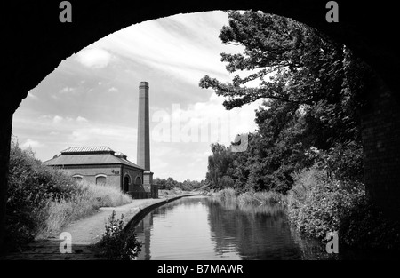 La nouvelle station de pompage de Smethwick, Smethwick, Sandwell et l'ancienne ligne principale de Birmingham Canal. Banque D'Images