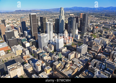 Aerial croix au centre-ville de Los Angeles California USA Skyline Banque D'Images