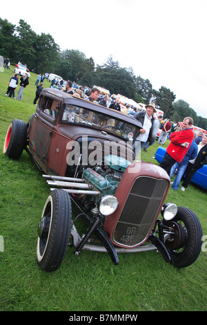 Hot Rod voiture classique à moteur véhicule Oldsmobile rocket show v8 moteur ouvert unique radiateur retro Banque D'Images