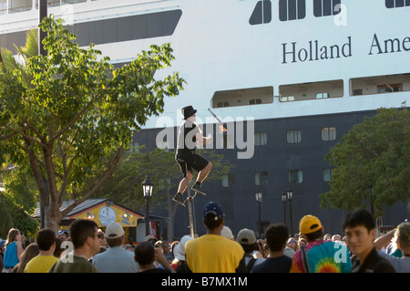 Artiste du spectacle sur Mallory Square key west en floride Banque D'Images