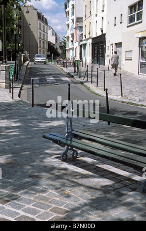 Paris, France, vue nord-ouest le long de la rue Piat, sur le bord nord du Parc de Belleville. Banque D'Images